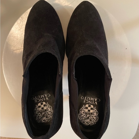 VINCE CAMUTO: Black Suede Booties (without box) - Picture 10 of 12